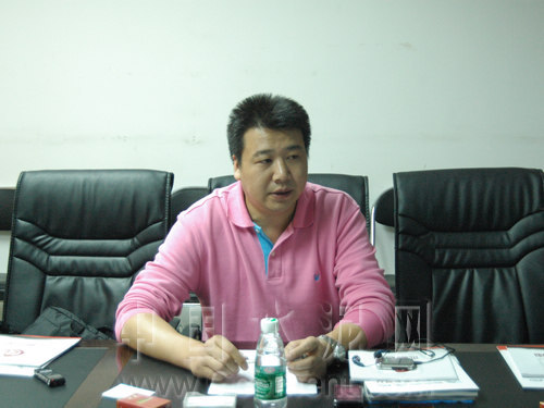 [萬(wàn)里行]許海峰：“我們?cè)谏轿饕绕坪罅?！? />
                                            </a>
                    <div   id=